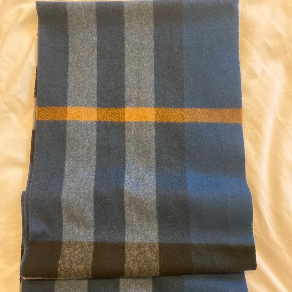 LIKE NEW - BURBERRY Mens Scarf Blue Check - Worn ONCE - Picture 2 of 3